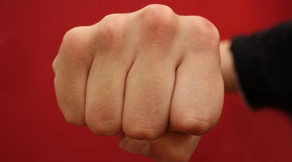 Ξυλοκόπησαν βουλευτή του ΣΥΡΙΖΑ και πρώην διαιτητή!